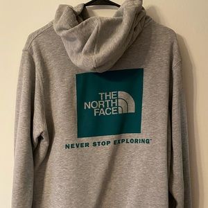 the north face pullover hoodie men’s size medium
